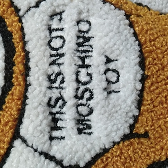 SALE! NWOT Moschino 3D Furry Bear Yellow Tee Sz.M 💛 (X-67 CRATE) - Picture 3 of 9